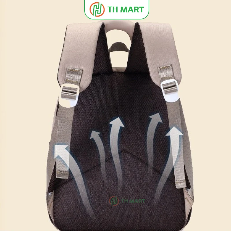 Đệm lưng thoáng khí, giúp bé thoải mái khi mang