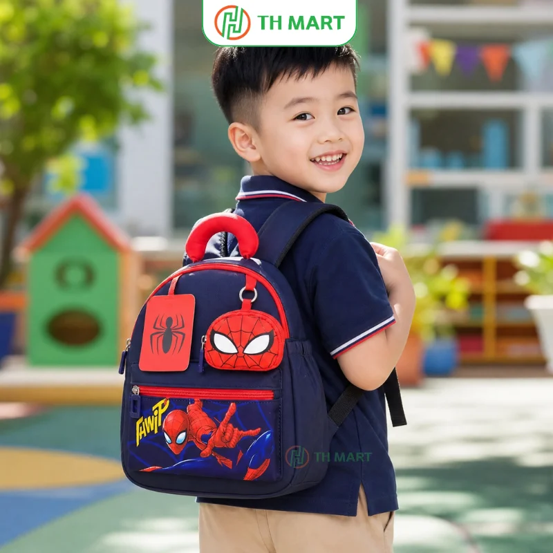 Balo cho bé mẫu giáo người nhện Spider Man có thiết kế họa tiết nổi bật, phối màu cá tính