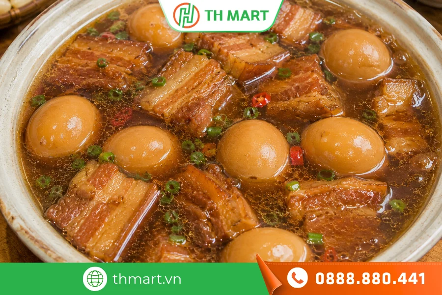 Thịt kho tàu miền Nam phần nước kho thường nhiều
