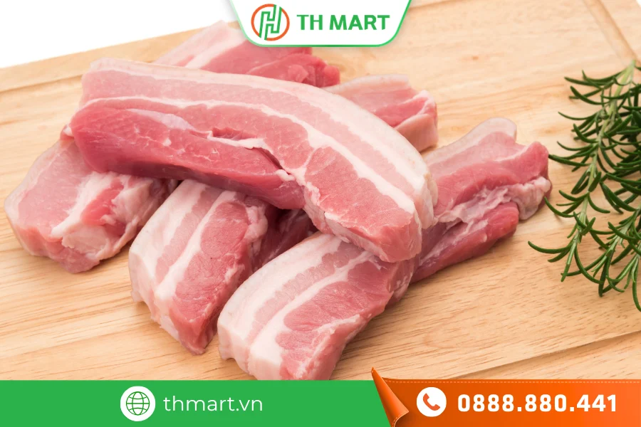 Để thịt kho tàu mềm ngon, nên ưu tiên chọn thịt ba chỉ (thịt ba rọi)