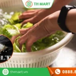 Tại sao cần ngâm rau sống vào nước muối trước khi ăn? Cách rửa rau đúng