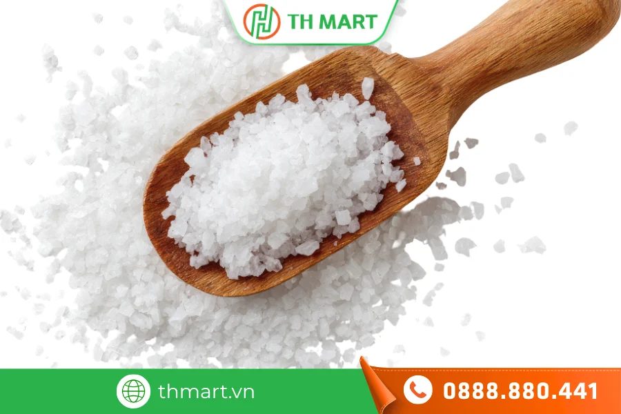 Nước muối loãng hỗ trợ loại bỏ vi khuẩn cho rau sống