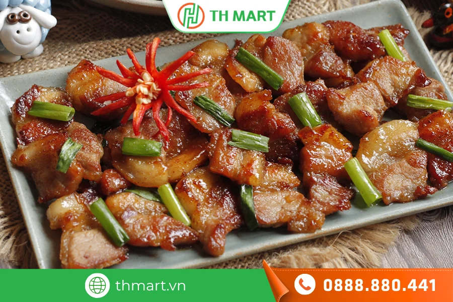 Thịt ba chỉ rang cháy cạnh bao nhiêu calo? Ăn có béo không?