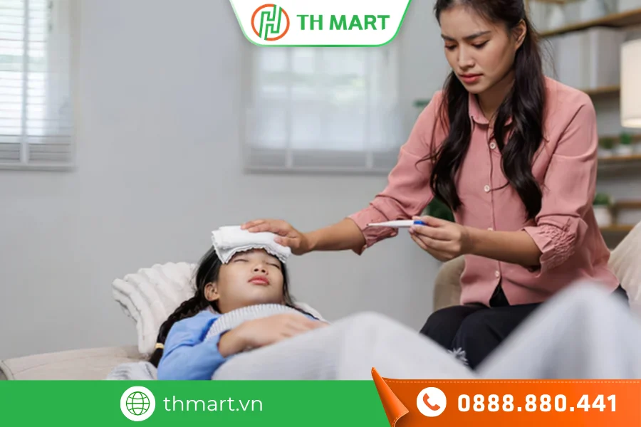 Nếu trẻ bị sốt cao trên 39°C, co giật, cần đưa trẻ đi viện gấp