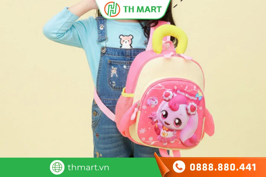 Balo cho bé gái 2 tuổi có kích thước bao nhiêu là chuẩn? 3 Chiều cao của balo cho bé gái 2 tuổi nên nằm trong khoảng 24cm-28cm tùy theo chiều cao của bé