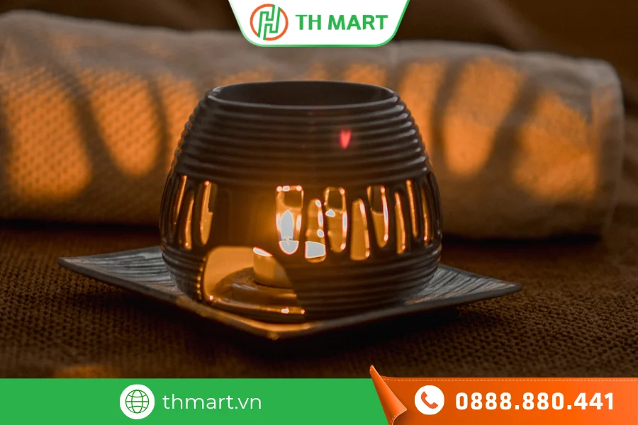 Top 5 cách khử mùi ẩm mốc trong phòng kín đơn giản, hiệu quả 3 Xông tinh dầu là cách khử mùi ẩm mốc trong phòng kín đơn giản, hiệu quả
