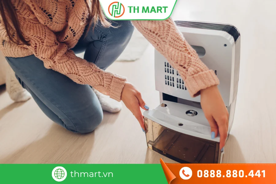 Top 5 cách khử mùi ẩm mốc trong phòng kín đơn giản, hiệu quả 7 Hãy sử dụng thêm máy hút ẩm để xử lý mùi hôi trong phòng kín